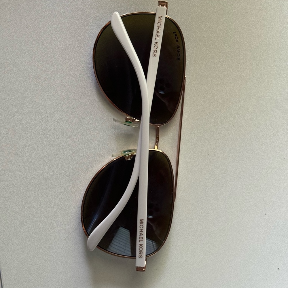 MICHAEL KORS Sunglasses 
MK5007 Hvar - Picture 5 of 9